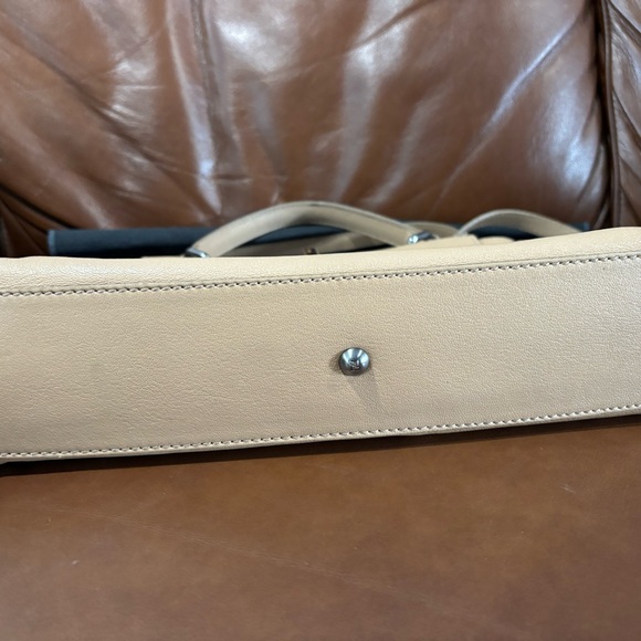 Fendi Peekaboo Medium Handbag with Strap & Dustbag - Picture 9 of 16